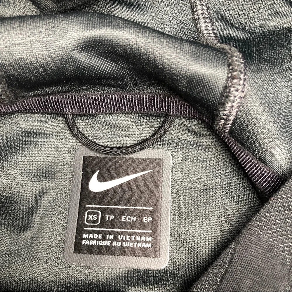 ⭐️NEW⭐️Nike Women Hoodies/Sustainable Materials - Picture 5 of 7